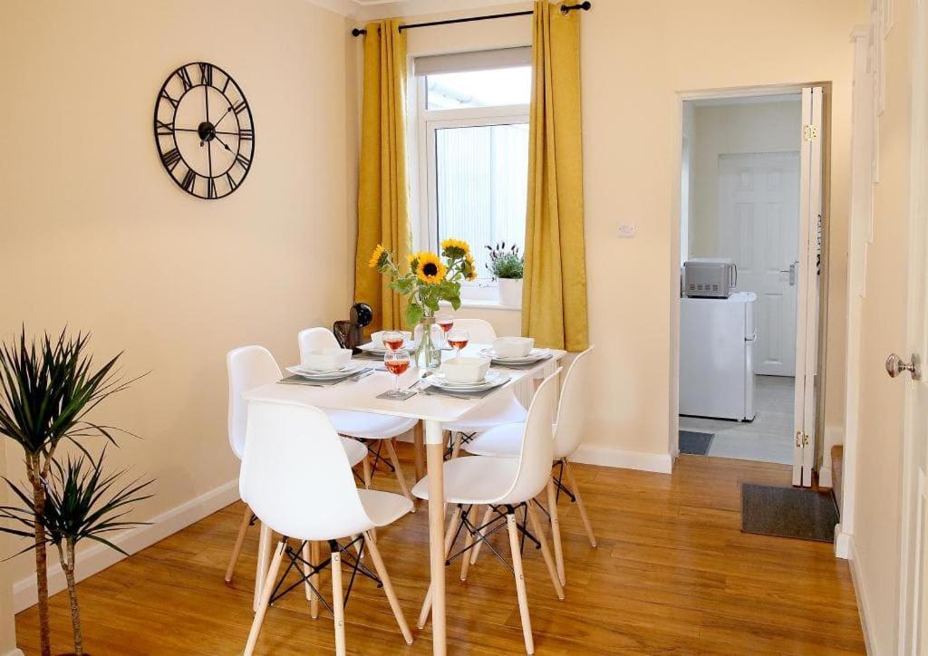 Stylish Norwich Stay Near Cathedral With Parking ภายนอก รูปภาพ